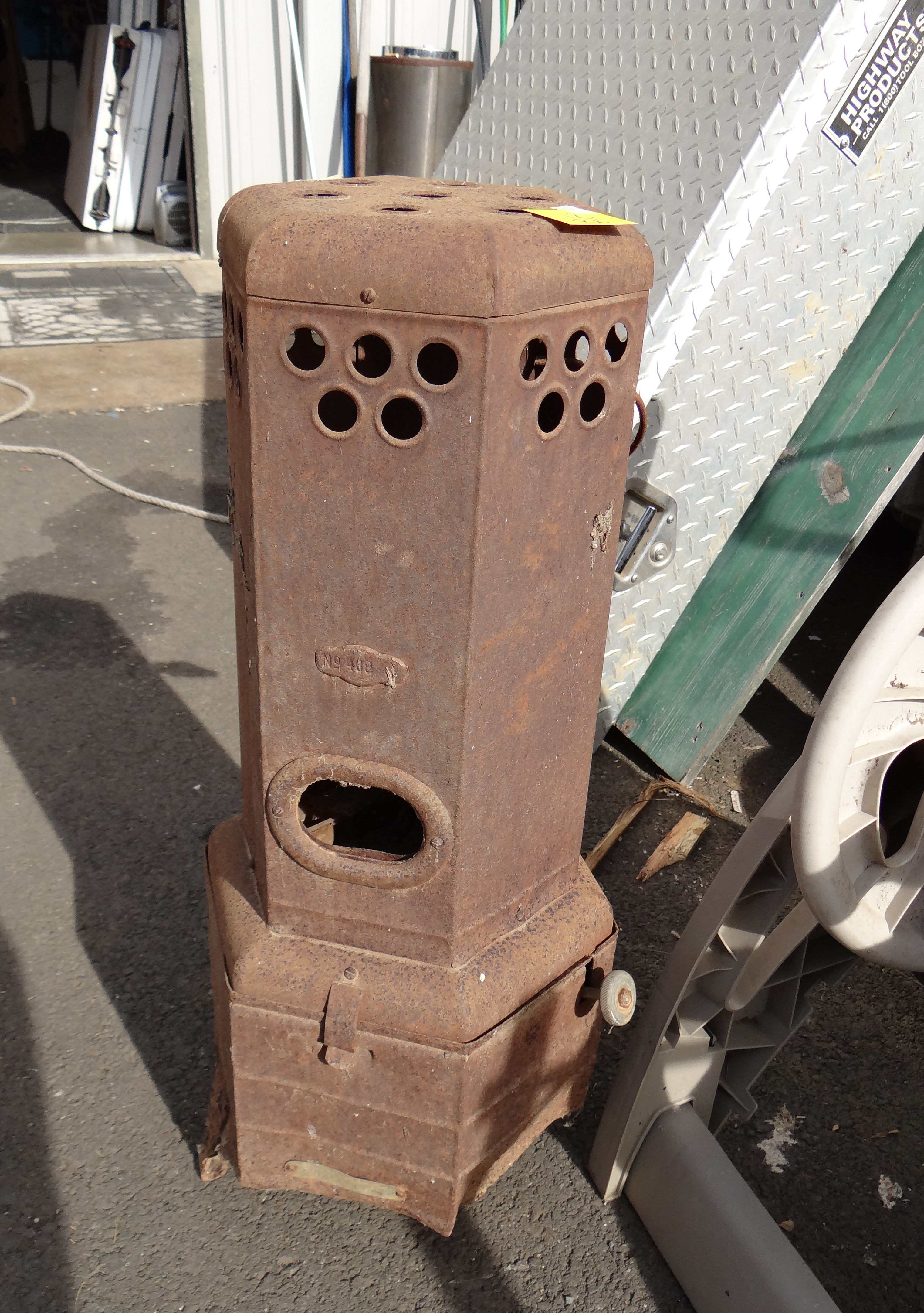 RE12-Old Metal Stand Up Lantern For Ship?