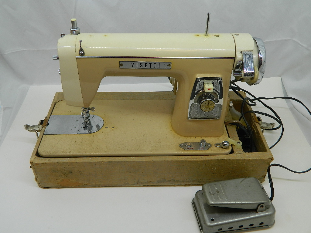AA4049 RARE ‘VISETTI’ Sewing Machine GREAT CONDITION w/ Case, Pedal