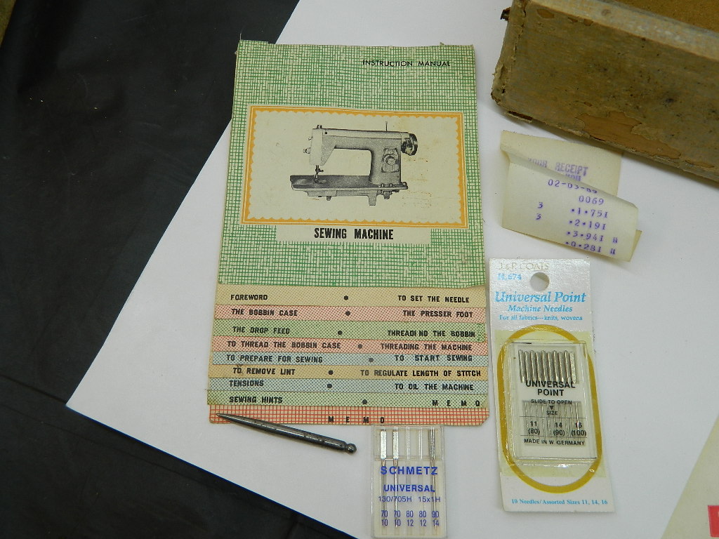 AA4049 RARE ‘VISETTI’ Sewing Machine GREAT CONDITION w/ Case, Pedal