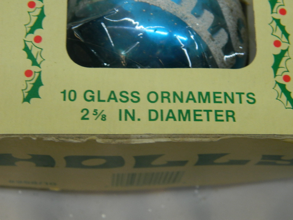 AA3676 Vintage ‘Holly’ Glass Christmas Ornament Collection IN BOXES