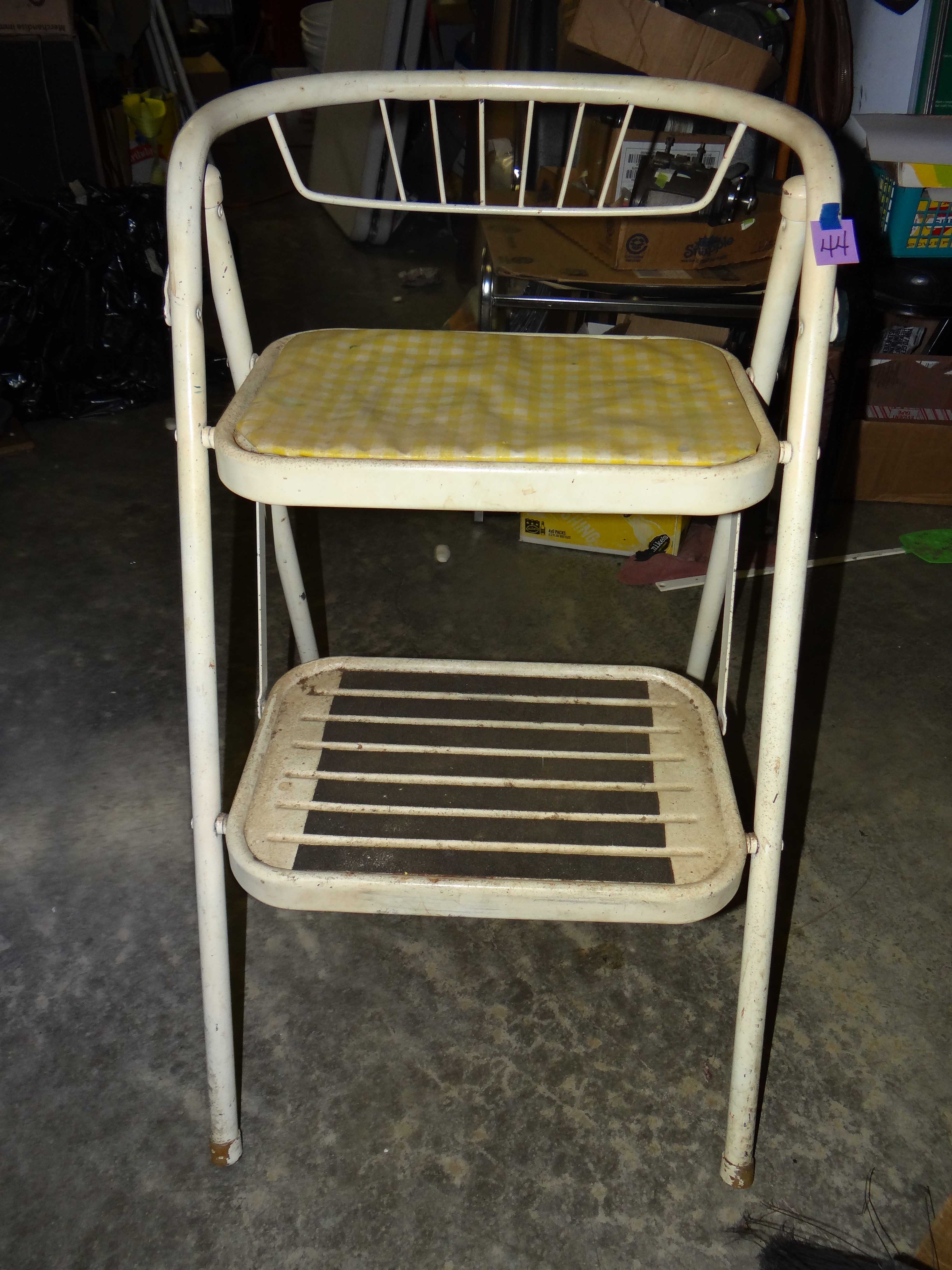 CO44-Yellow & White Checkered w/ White Framed Kitchen Step Stool/Chair