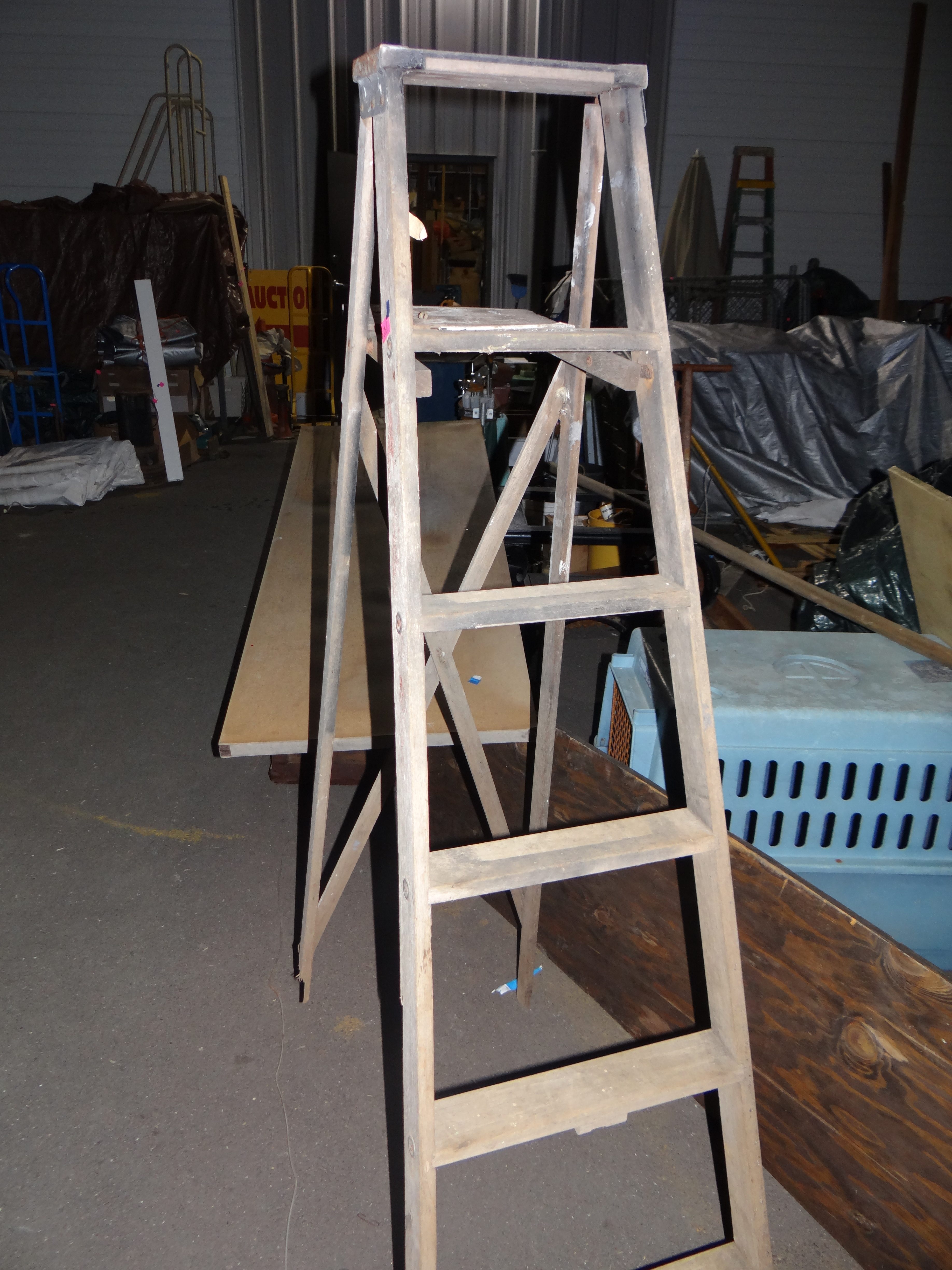 31-Wooden Ladder