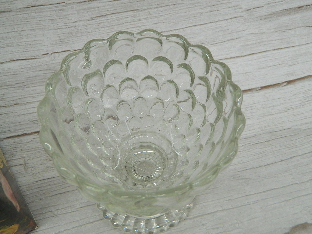 BH6292 Vintage IN BOX ‘AVON’ Collectible ‘Ovalique’ Perfumed Candle Holder ‘BEAUTIFUL’ Hobnail