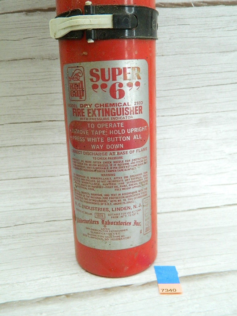 AA7340 Vintage Full RED GAP SUPER ‘6’ Fire Extinguisher Size 1 Marine