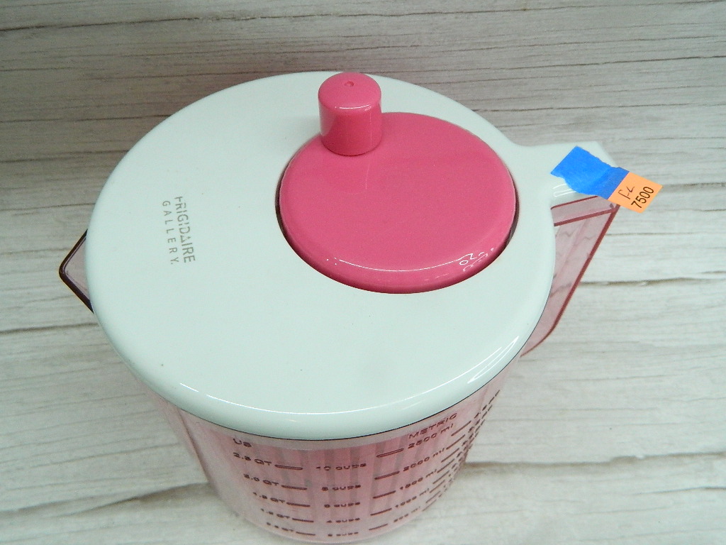 FL7500- FRIGID AIR White and Pink Plastic Tin Cup Salad Spinner