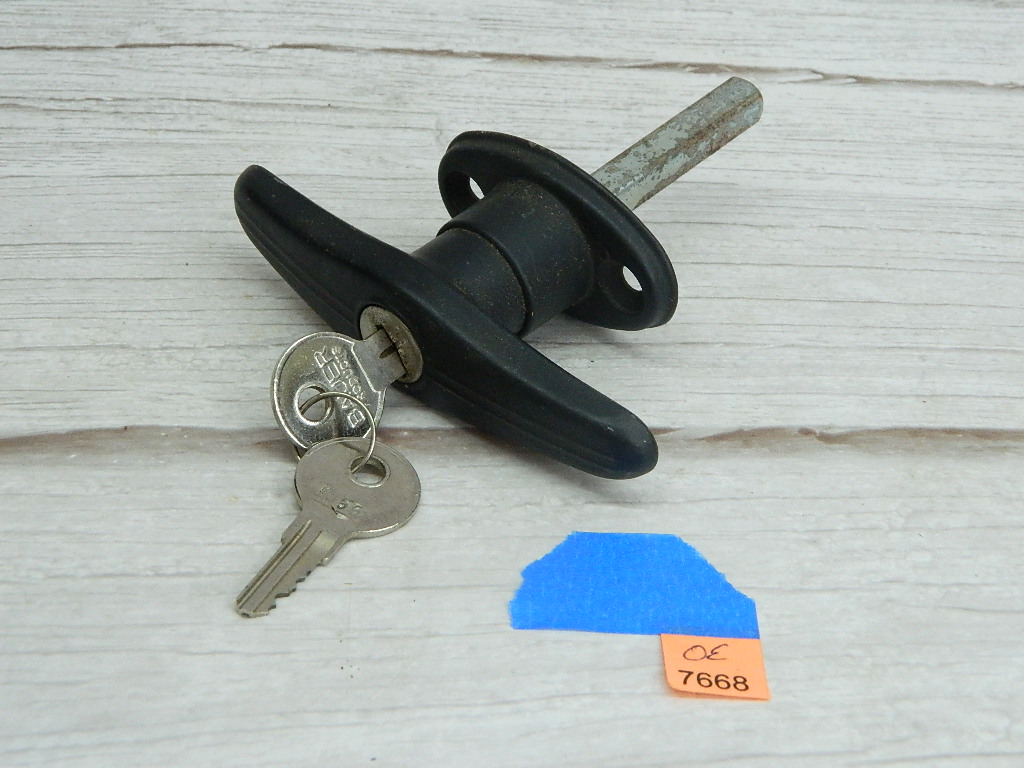 OE7668 Bauer K155 THandle Lock W/ Keys Rivet Mount Wilbur Auction