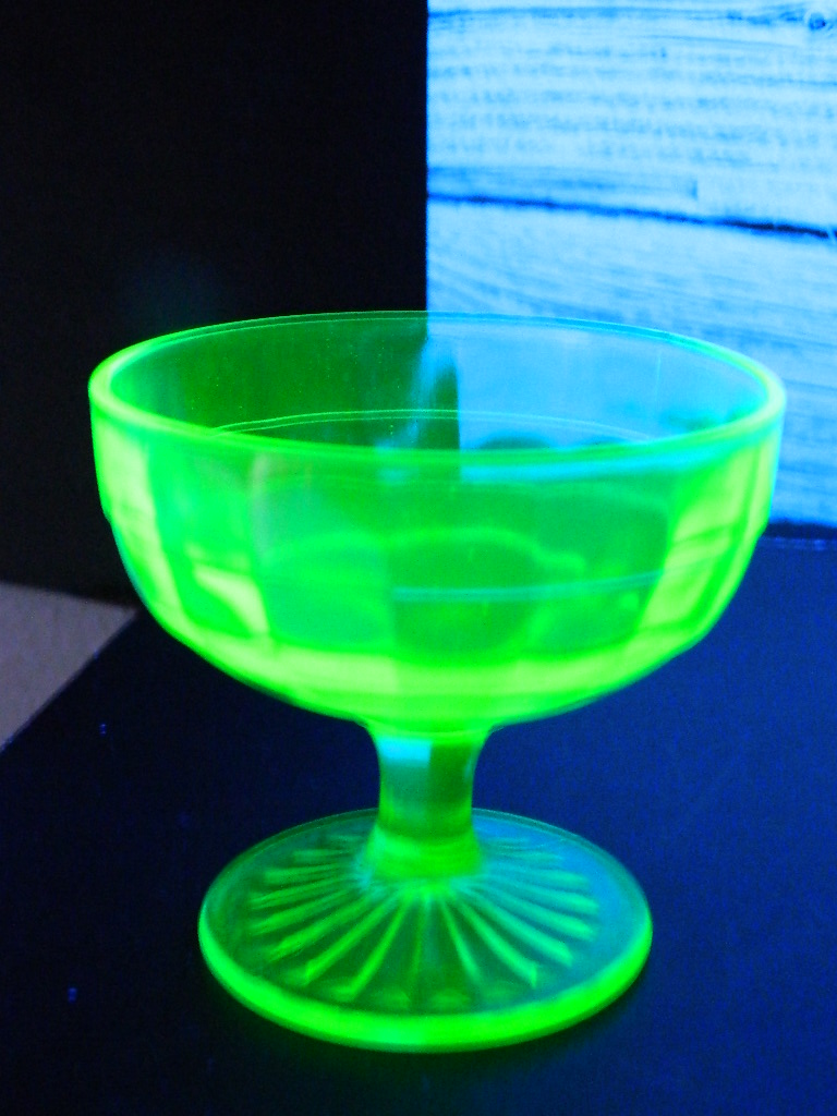 WAVE SHAPE GLASS CUP – Trendy Carousel