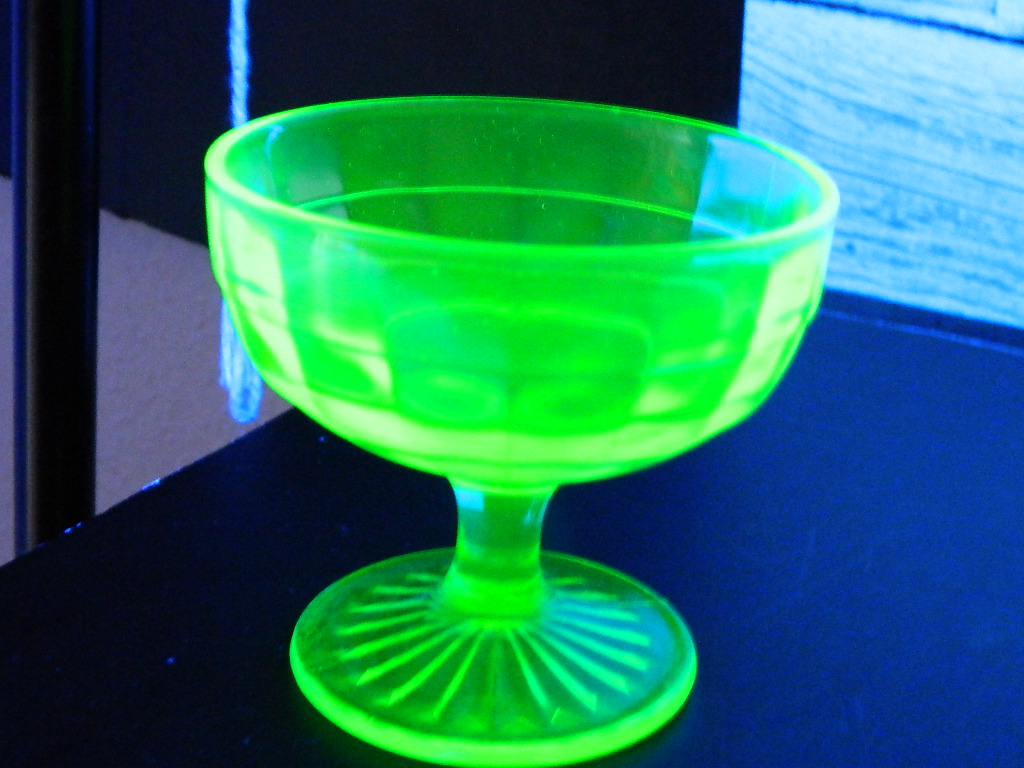 WAVE SHAPE GLASS CUP – Trendy Carousel