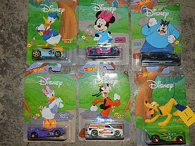 1-Hot Wheels Disney Collection 6 Cars in Packages