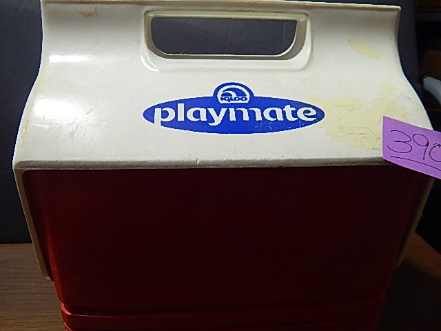 390-Igloo Playmate Lunch Box