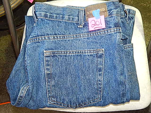 201-Kirkland Men's Jeans 40 x 32