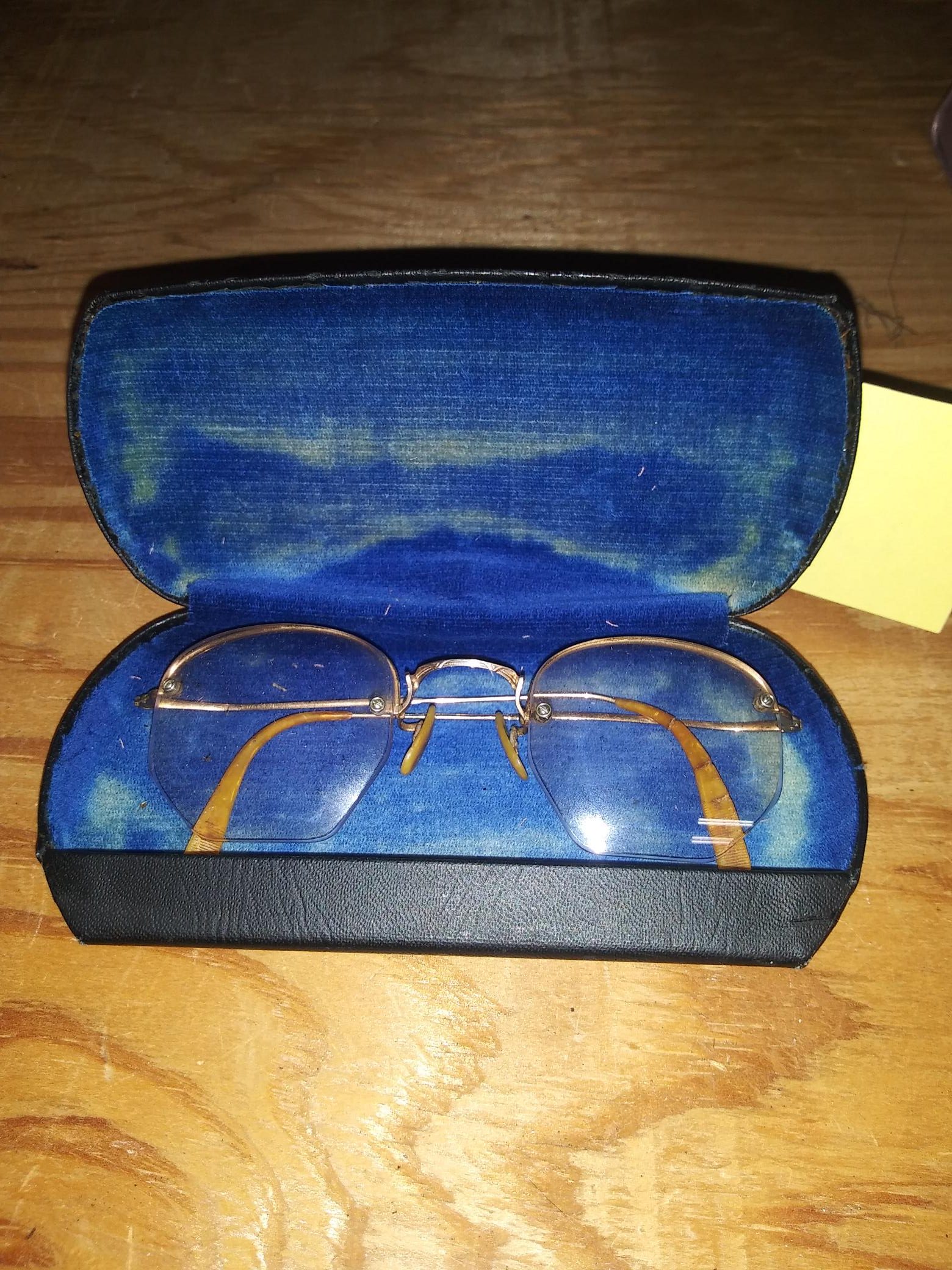100-Vintage Eyeglasses in Case