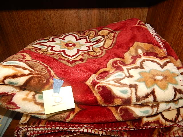 8-Pretty Throw Blanket-Red Flowers