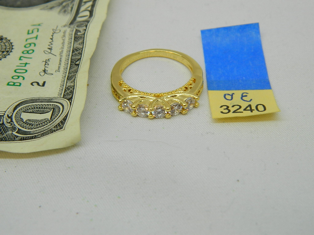 OE3240 STUNNING Gold Toned Diamond Looking Fake Wedding Ring Wilbur   DSCN0267 