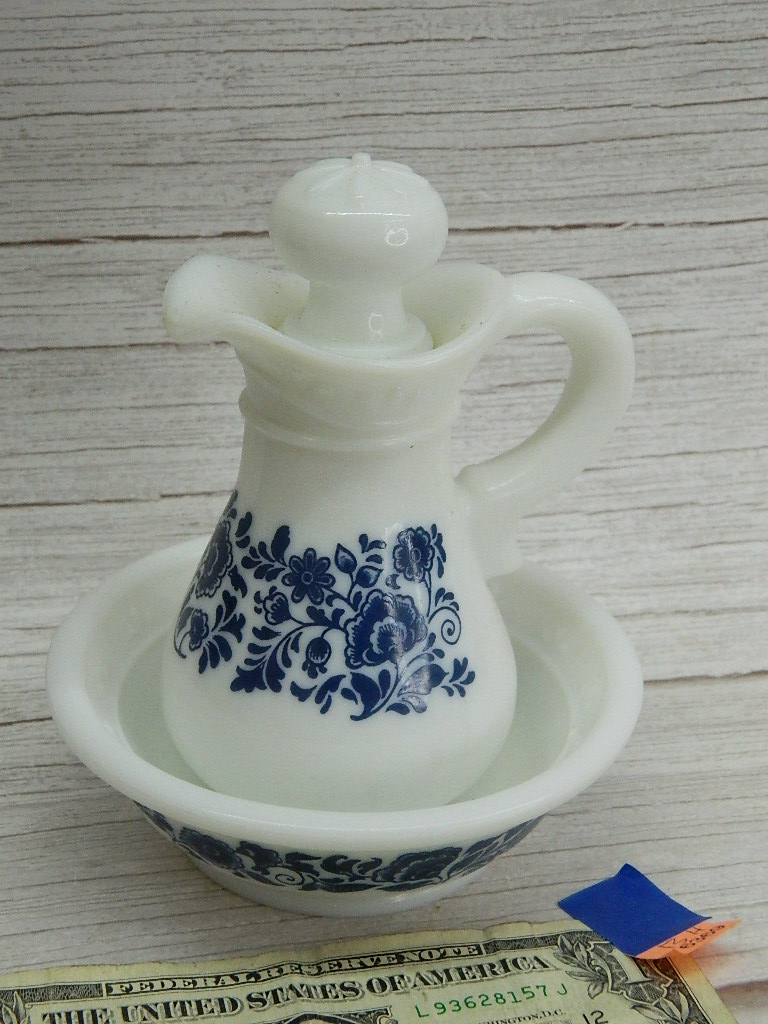 BH6369 Vintage Collectible Milk Glass